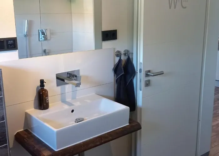 2 Bedroom Guest With Terrace アパート Becheln